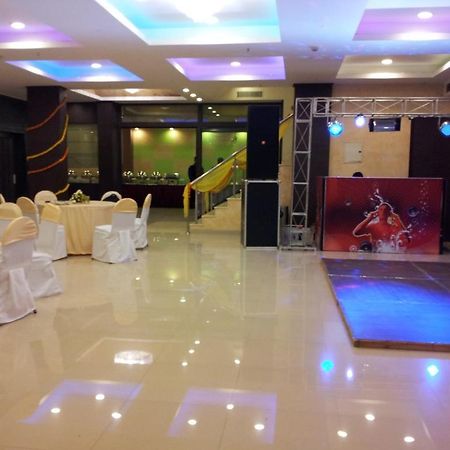 Oyo 1227 Hotel Rousha Inn Газиабад Экстерьер фото